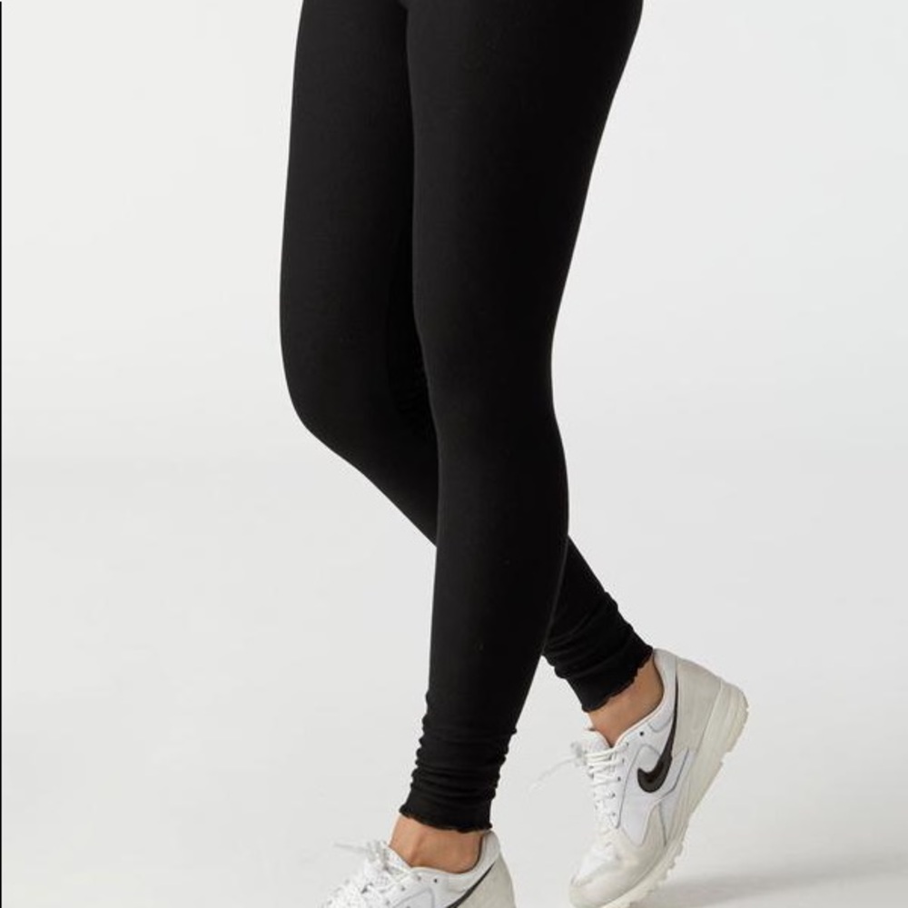 Joah Brown Scallop Ankle Leggings